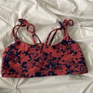 Lululemon knotted strappy sports bra